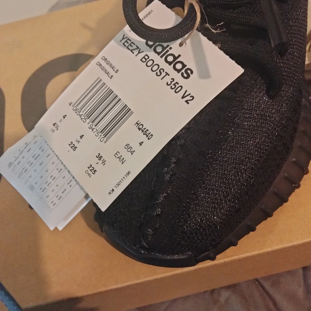 Yeezys size 4 1/2 fits like a 4 - Picture 2 of 5